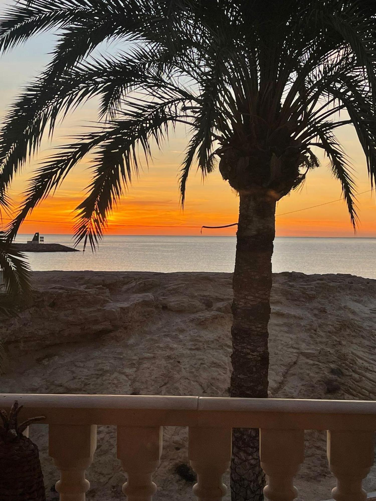 Modern Apartment Directly On The Beach With Wifi And Air Conditioning El Campello Esterno foto